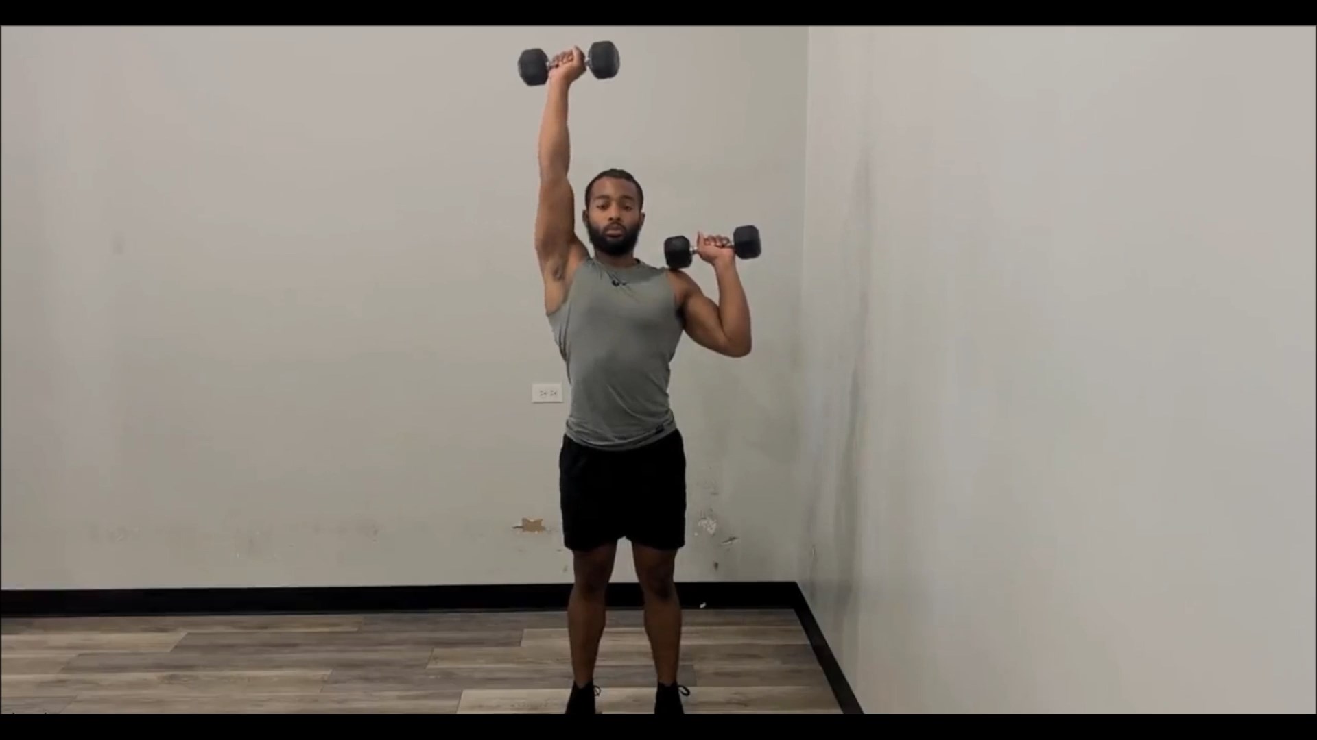 Dumbbell Alternating Overhead Press/ پرس  سرشانه دمبل  ایستاده متناوب