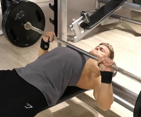پرس سینه  هالتر-chest press