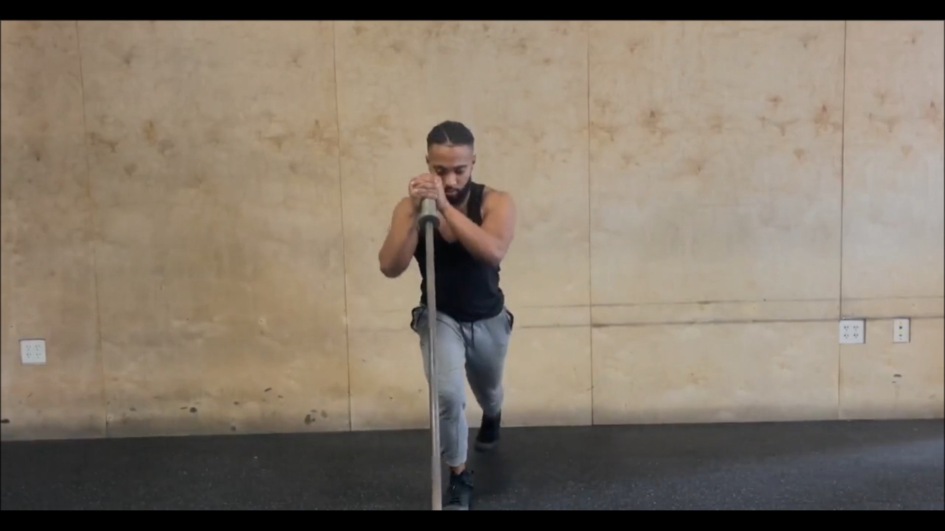 Landmine Alternating Lunge To Chest Press/لندماین متناوبی لانج در پرس سینه