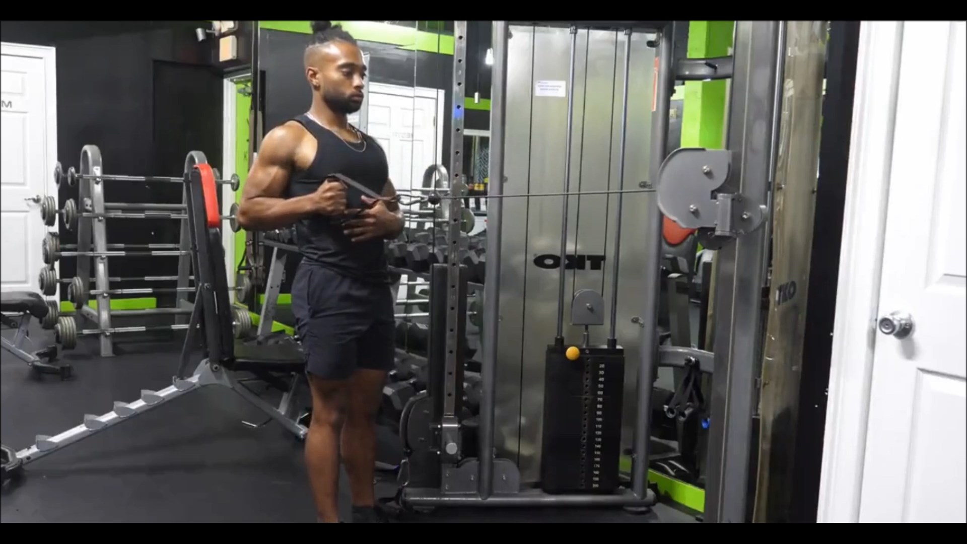 Cable Single Arm Neutral Grip Row سیمکش  تک دست از رو به رو چکشی