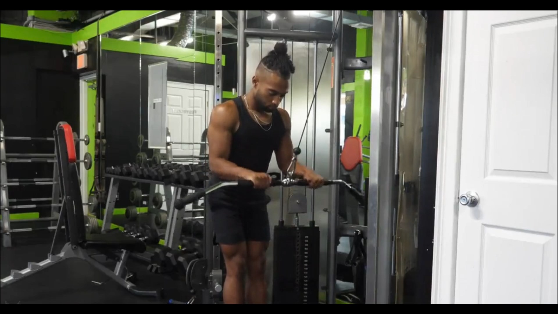 Cable Bar Pushdown/پشت بازو سیمکش با میله 