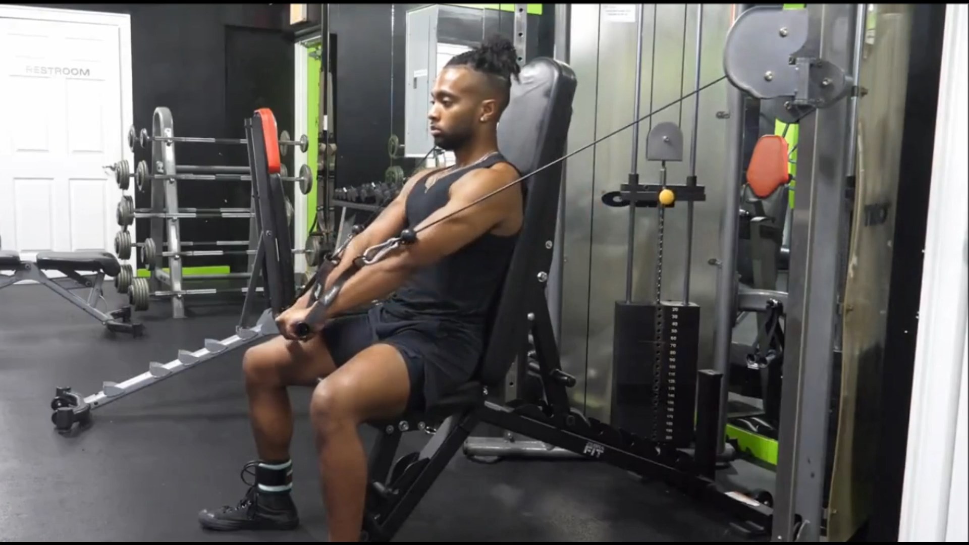 Cable Decline Bench Press/کراس زیر سینه
