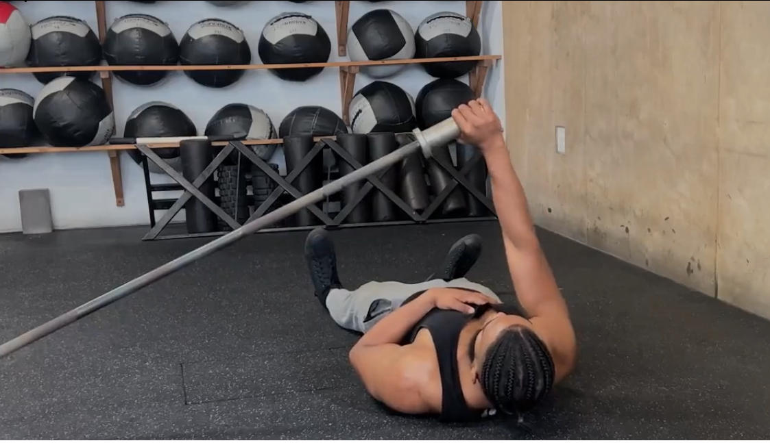 پرس قفسه سینه لندمین تک بازو Landmine Single Arm Chest Press