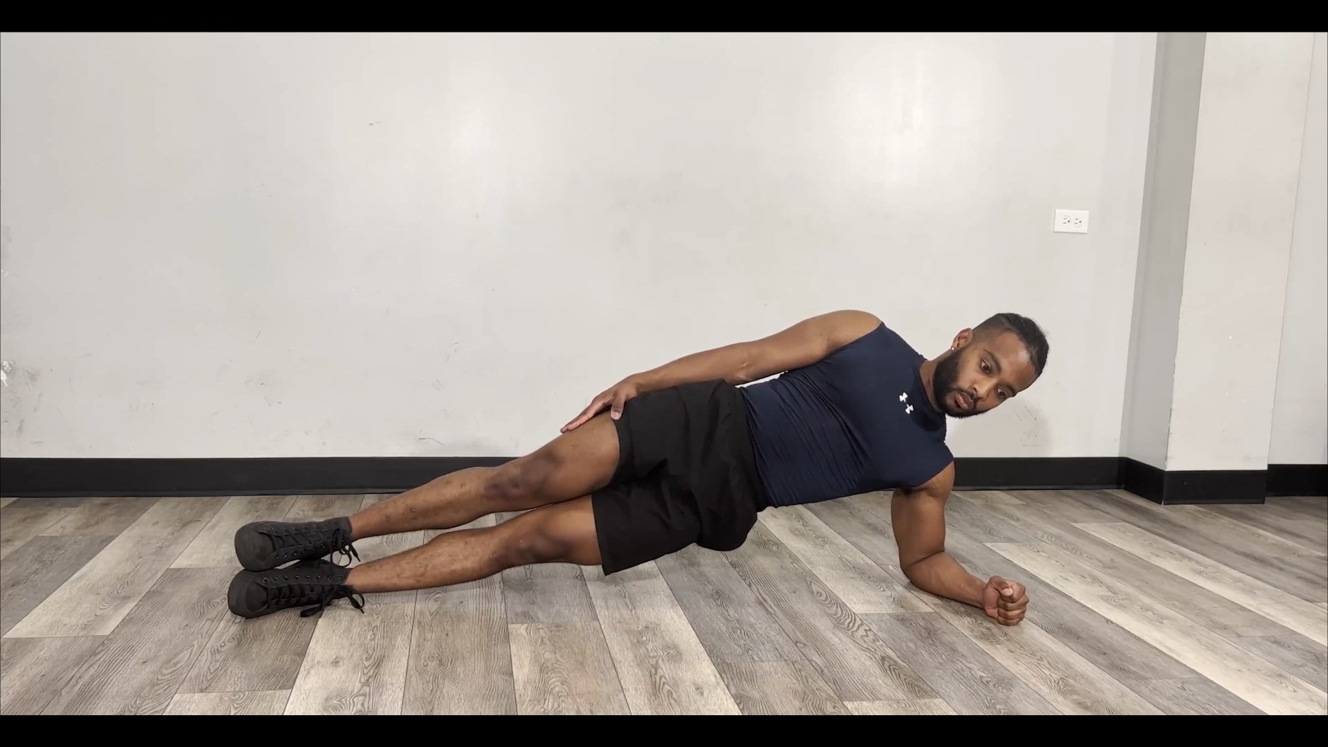Elbow Side Plank/پلانک از بغل روی ارنج