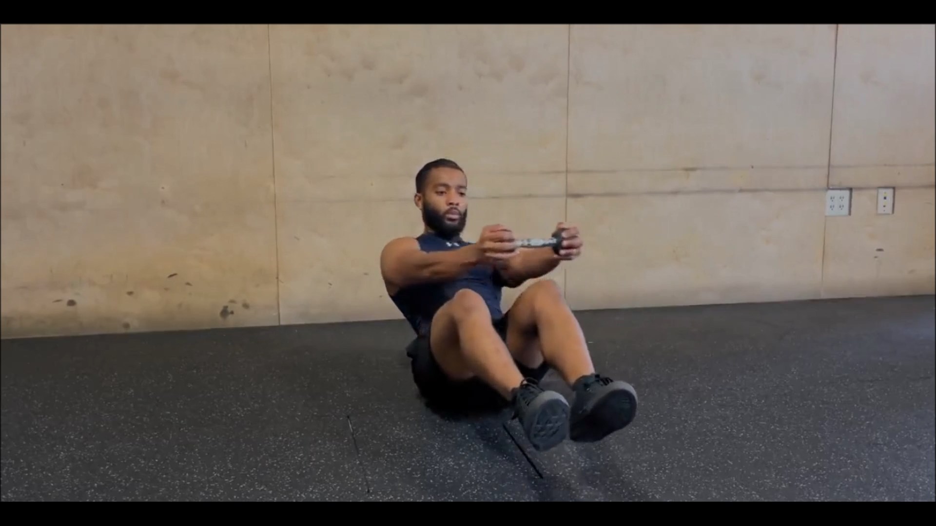 Dumbbell Long Lever Russian Twist/پیچ روسی دمبل دست کشیده