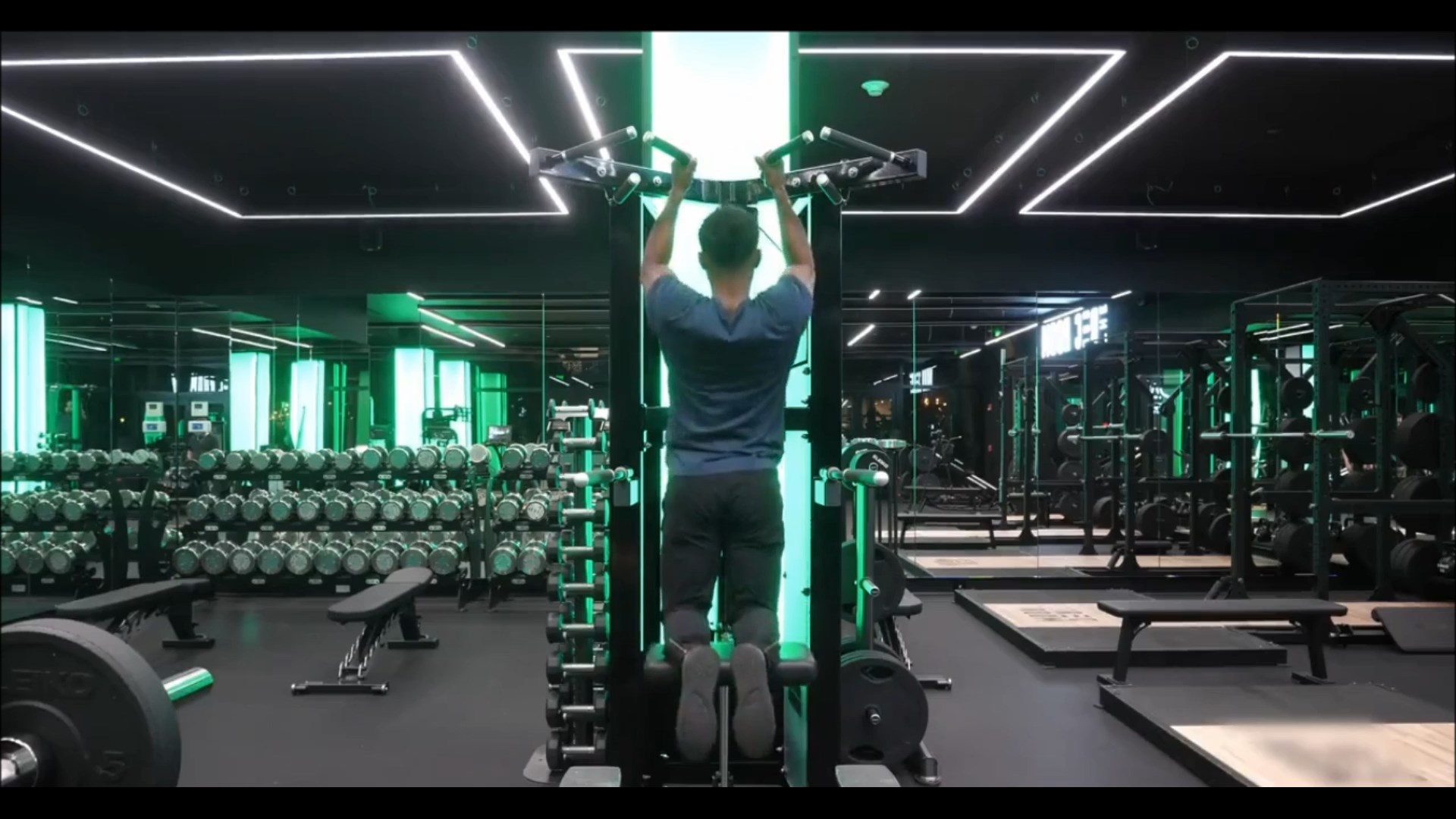 Machine Assisted Neutral Chin Up/بارفیکس دست موازی دستگاه کمکی