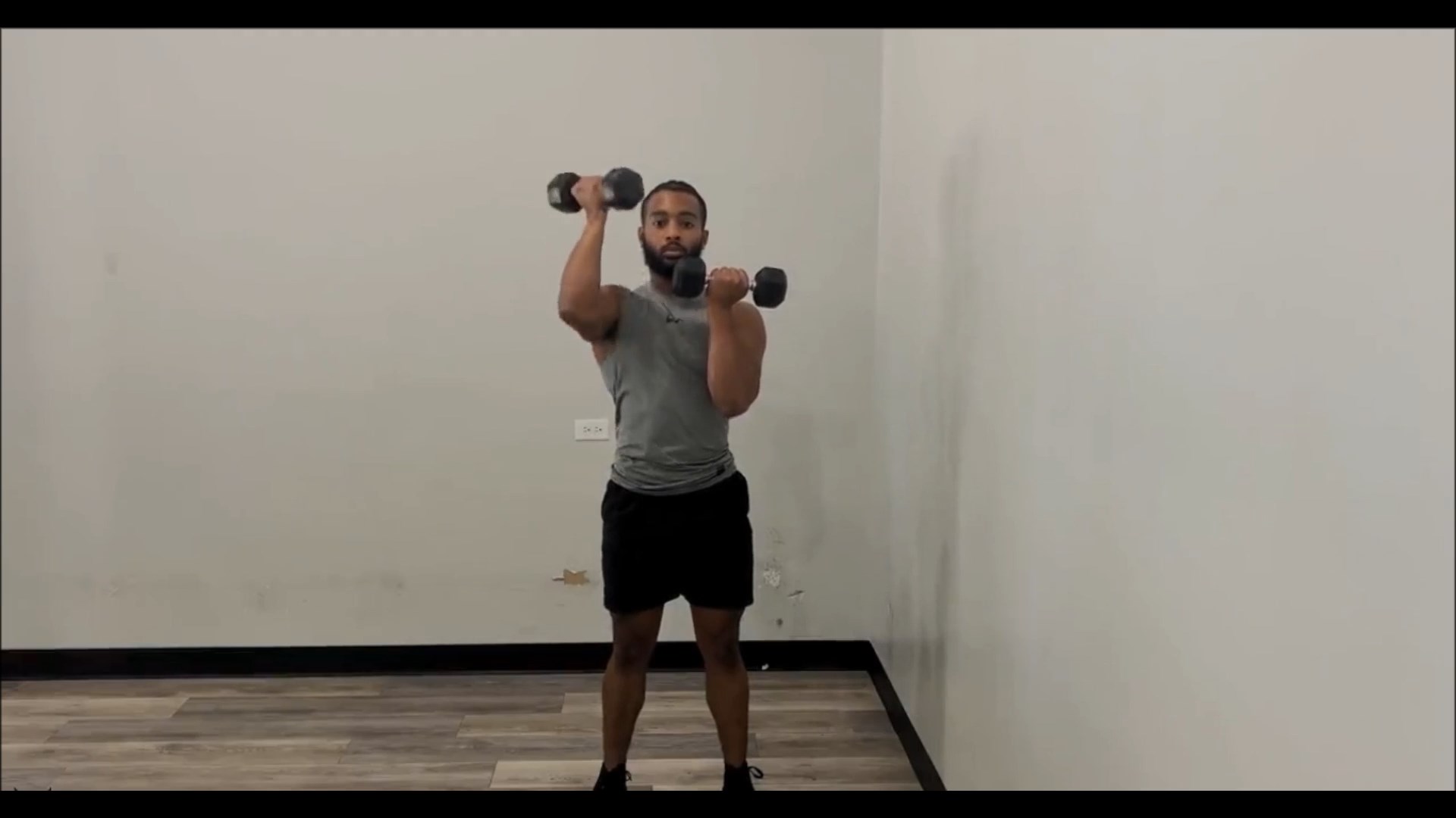 Dumbbell Alternating Arnold Press/پرس سرشانه آرنولدی ایستاده  متناوب