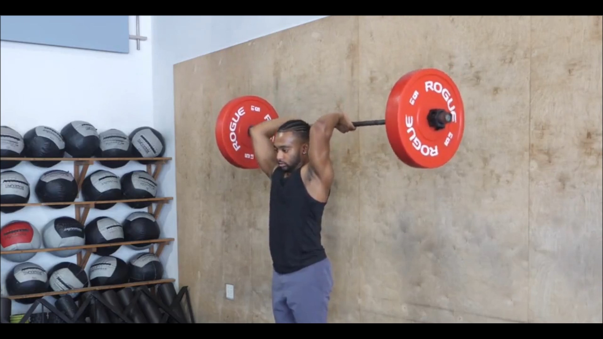 Barbell Overhead Tricep Extension/پشت بازو هالتر ایستاده