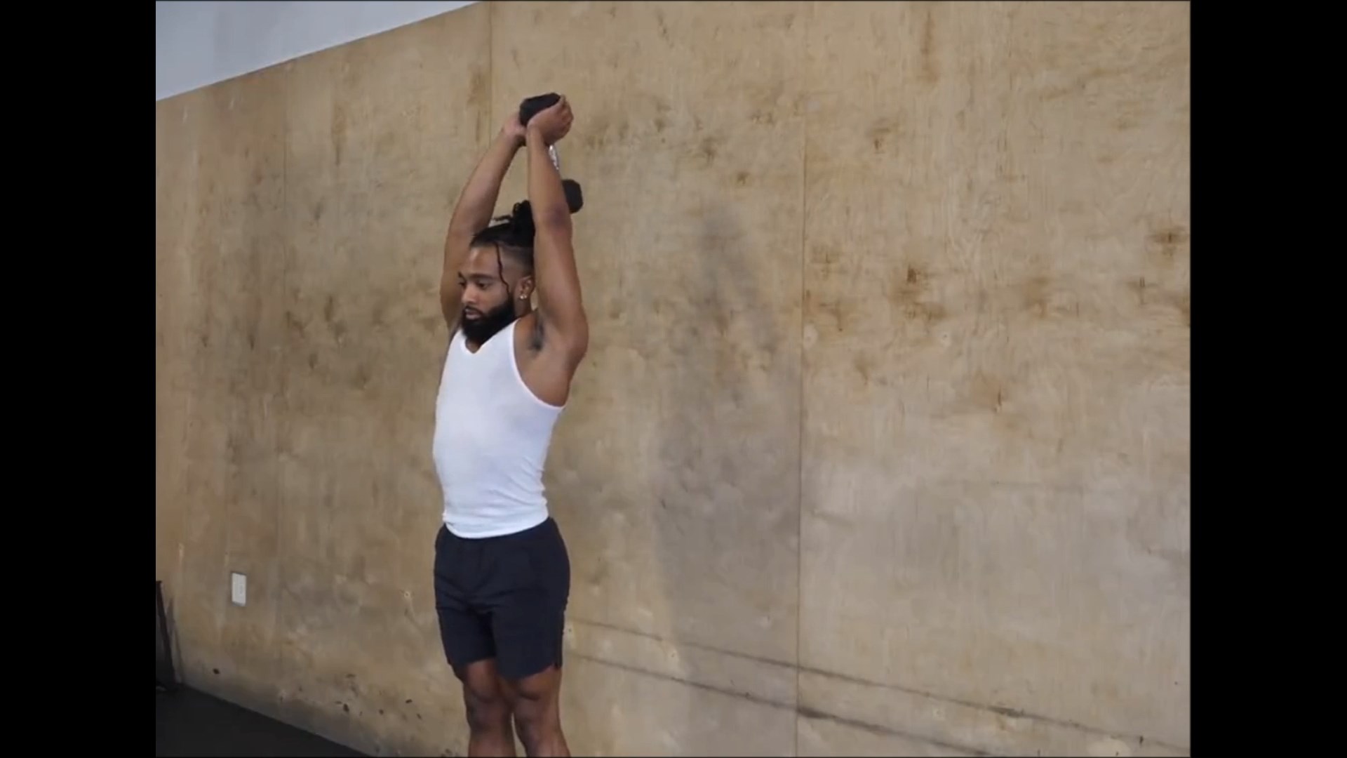 Dumbbell Overhead Tricep Extension/ پشت بازو اورهد دمبل ایستاده