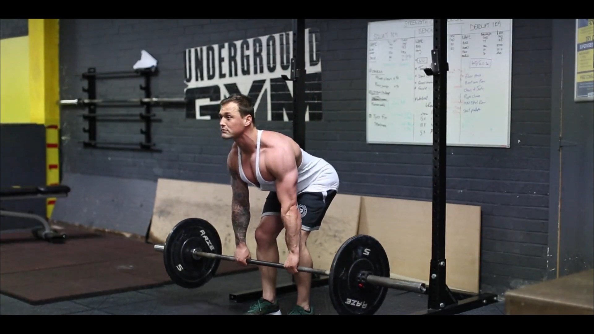 Barbell Stiff Leg Deadlifts/ددلیفت هالتر پا عرض شانه