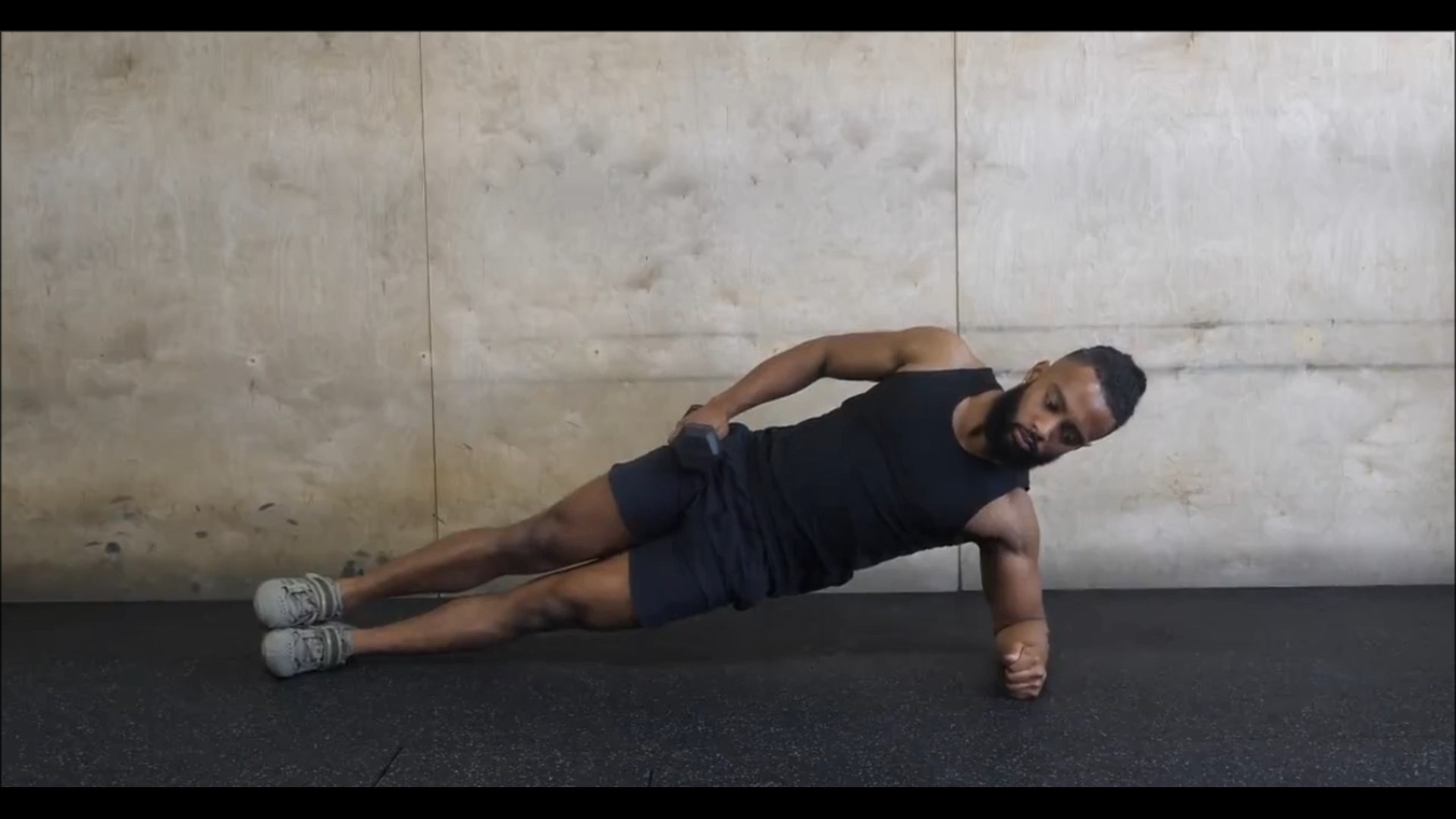 Dumbbell Elbow Side Plank/پلانک از بغل ارنج  دمبل