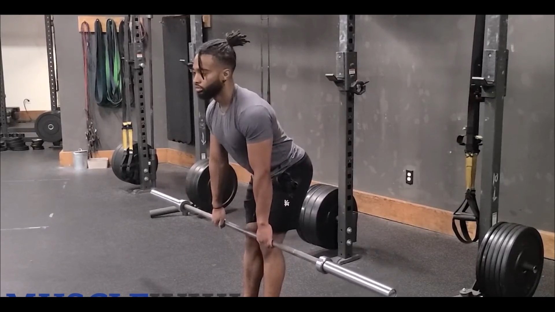 Barbell Silverback Shrug/شراگ هالتر تنه به جلو