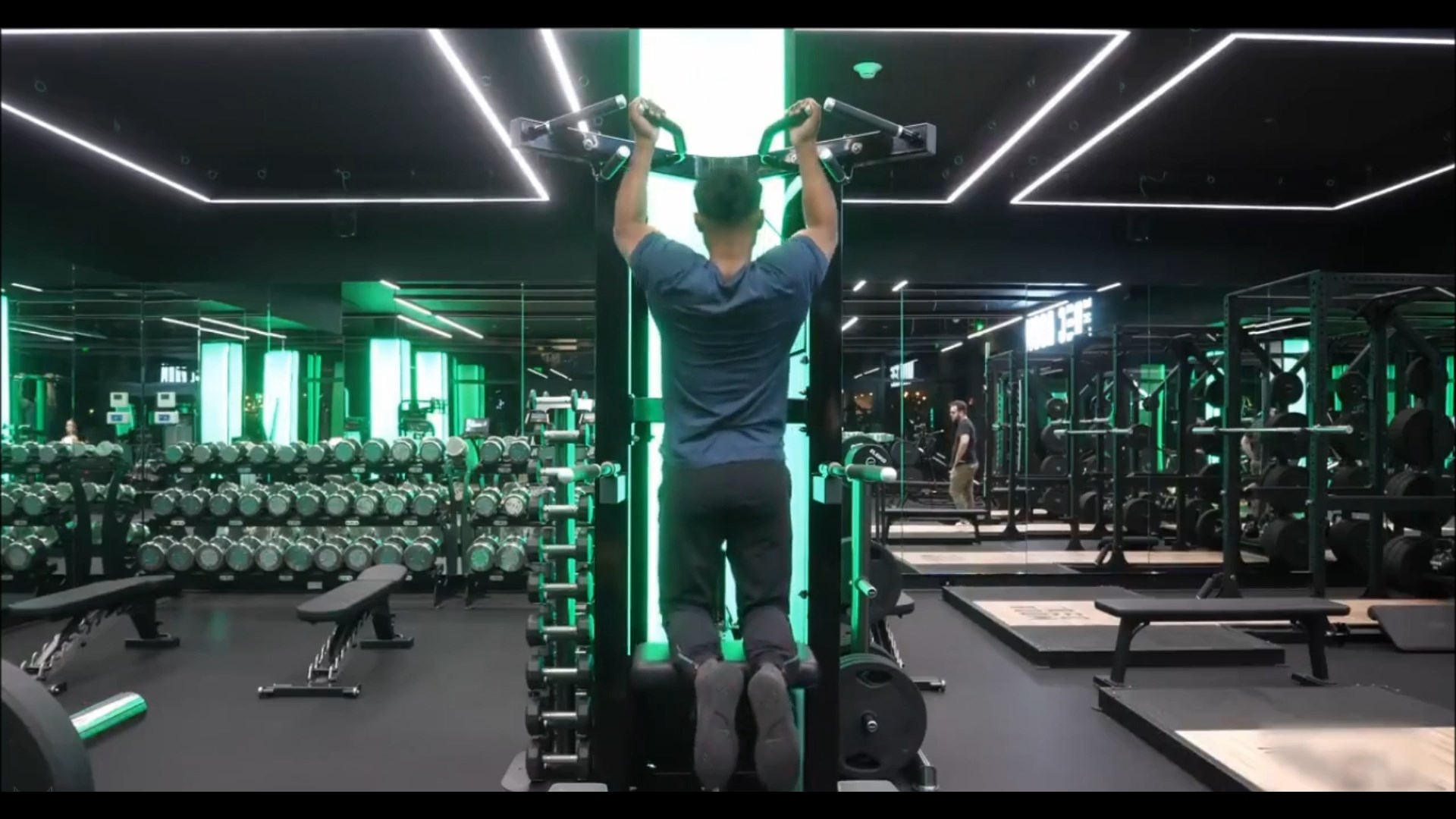 Machine Assisted Chin Up/بارفیکس چین اپ( مچ برعکس)